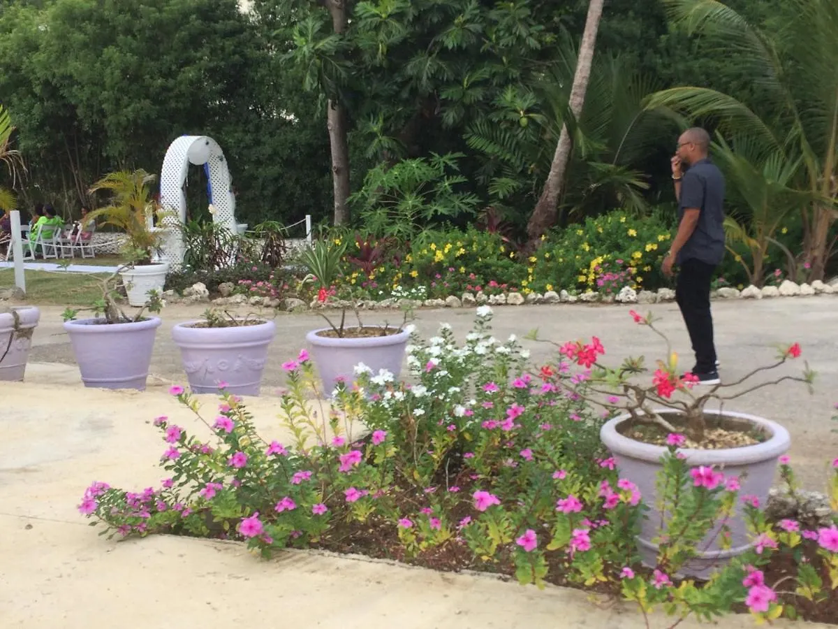 Pondbottom Apartment Hotel Saint James Barbados